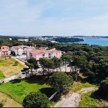 Valsavie Villa *
